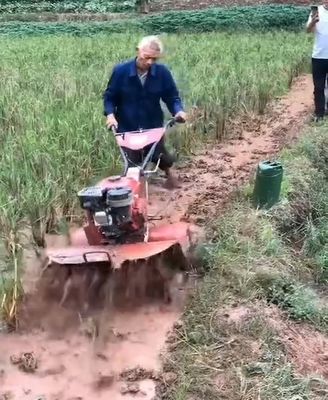 Een moeiteloze landbouw met een 9 pk krachtteler met een hoog veiligheidsniveau en geavanceerde technologie