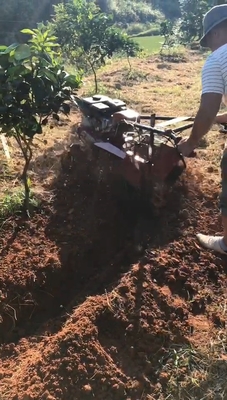 70 cm werkwijdte Gasoline Power Type Vierwielaandrijving Ditching Machine voor Orchard